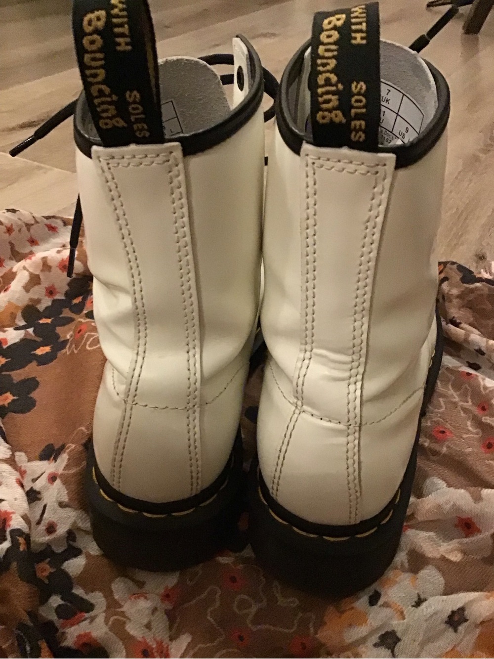 Dr. Martens 1460 White Smooth Leather Boots | Size 9 | Like New / EUC - Picture 9 of 13